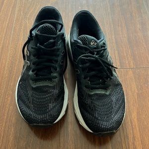 Asics GT-2000 women’s running shoes